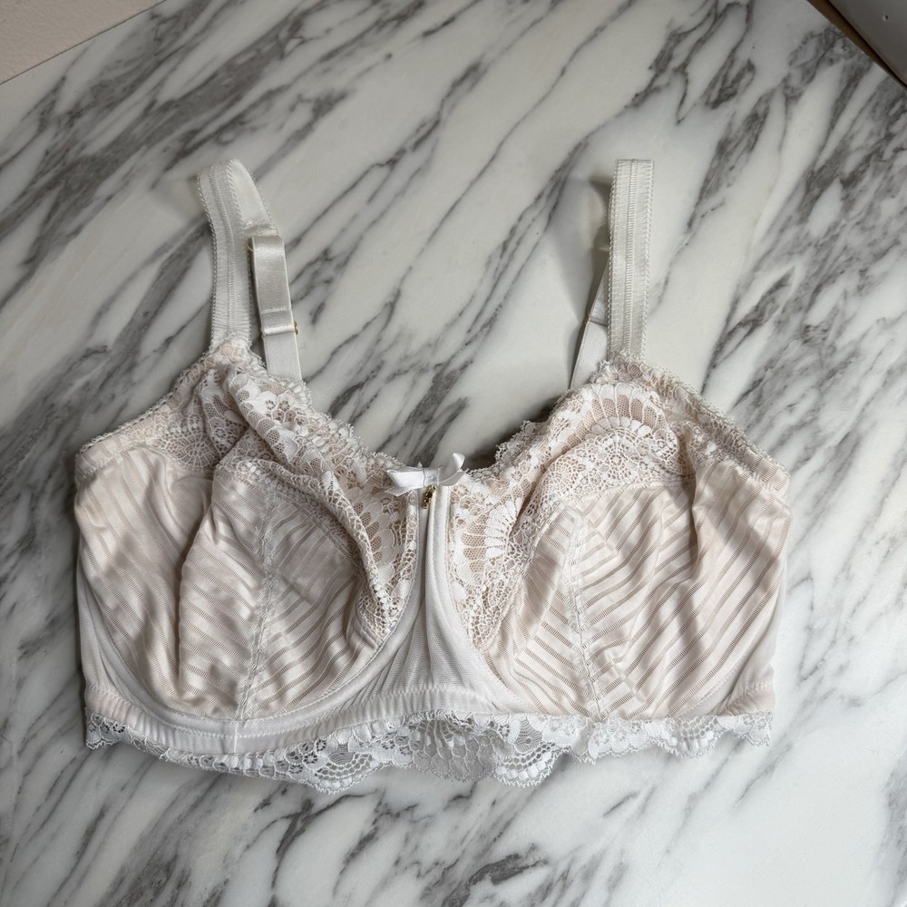Amoena 44507 Karolina Underwire Bra White Lace Size 38D Comfort